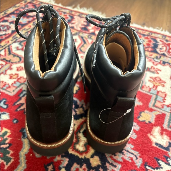 • Madewell Boots • - Picture 4 of 7